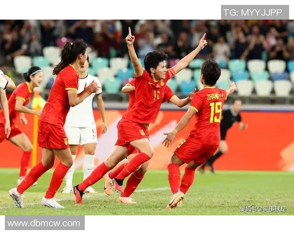 美女足球明星转会盛典精彩瞬间全记录见证她们的新征程与荣耀时刻